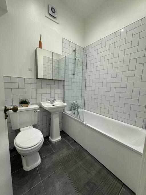 Spacious Flat In Sheffield City Center Gs304 Екстериор снимка